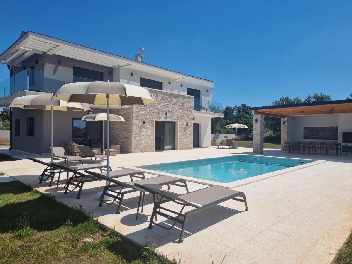 Luxury Villa Serena 2022 - With Heated Pool Cukrici Экстерьер фото